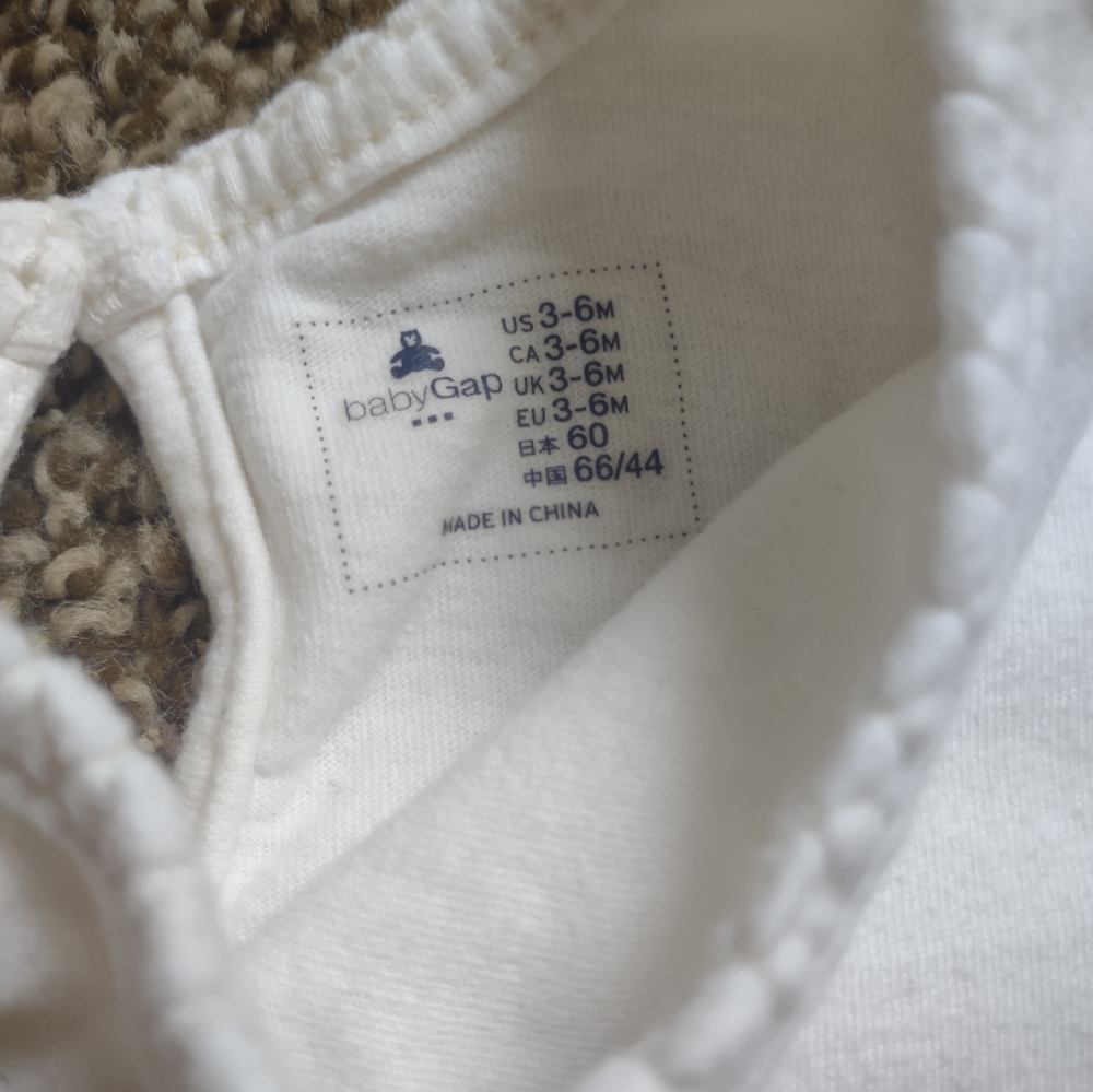 Baby Gap Girls Easter Bunny Romper sz 3-6 Months - Picture 3 of 3